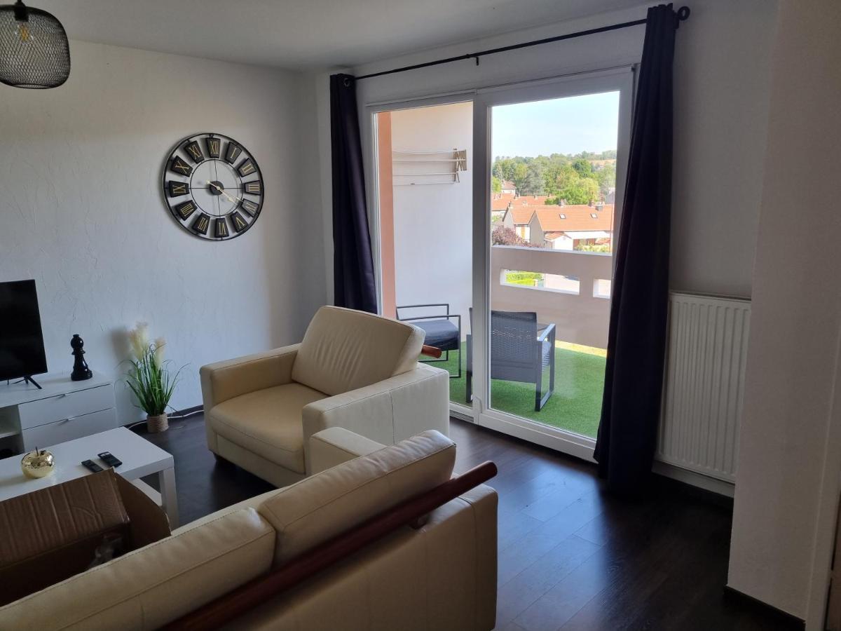 Bel Appartement 2 Chambres ,Residence Privee Givet Bagian luar foto