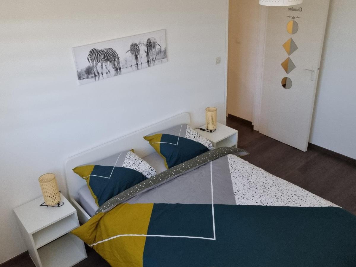 Bel Appartement 2 Chambres ,Residence Privee Givet Bagian luar foto